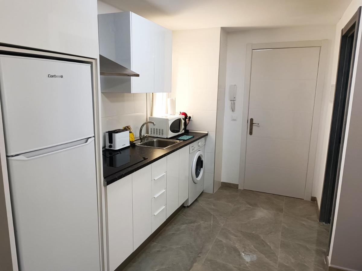 Baj - Apartamentos En Playa Bajondillo, ตอร์เรโมลิโนส ภายนอก รูปภาพ