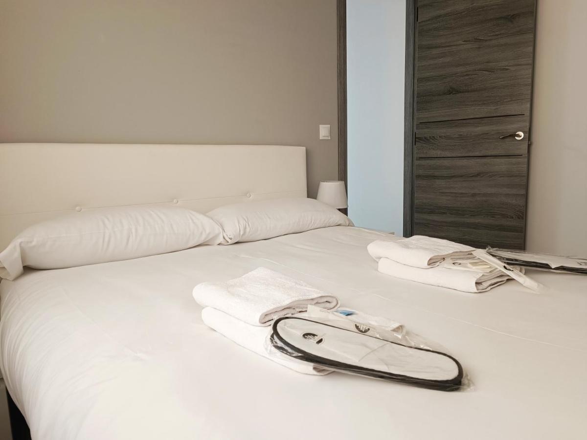 Baj - Apartamentos En Playa Bajondillo, ตอร์เรโมลิโนส ภายนอก รูปภาพ
