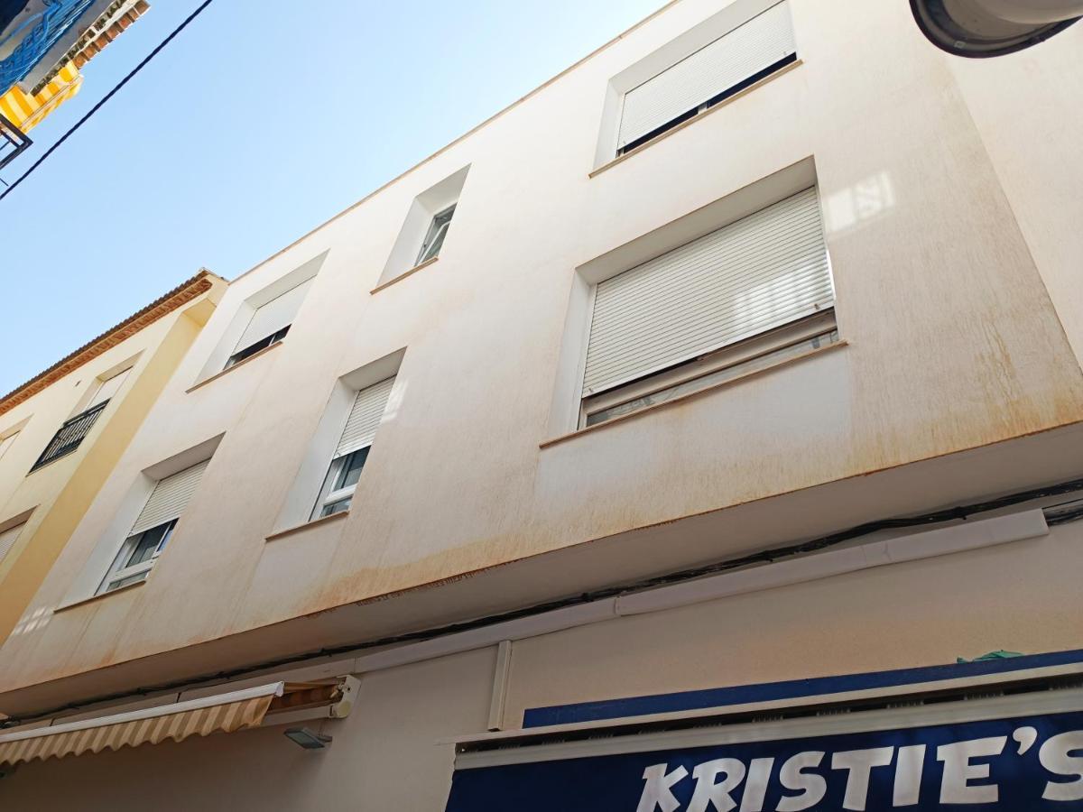 Baj - Apartamentos En Playa Bajondillo, ตอร์เรโมลิโนส ภายนอก รูปภาพ