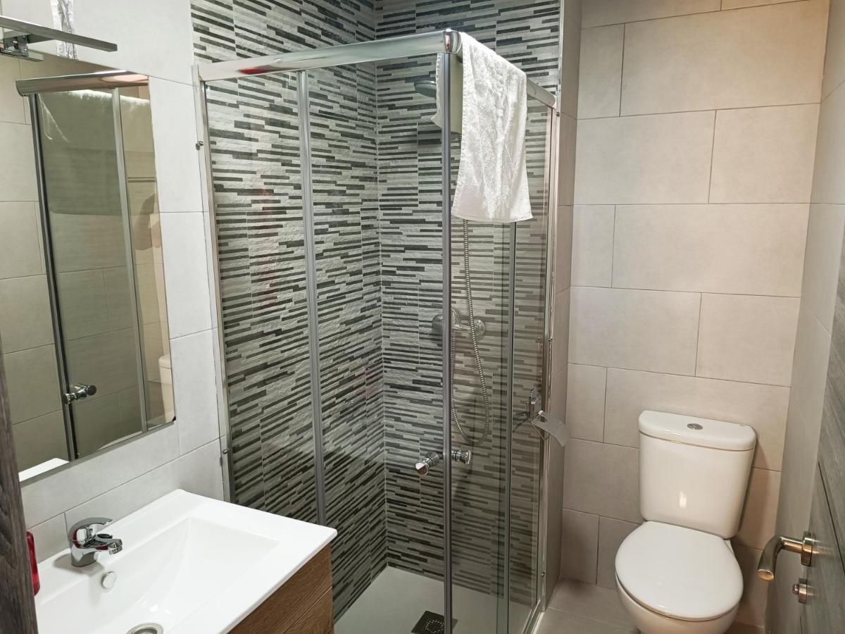 Baj - Apartamentos En Playa Bajondillo, ตอร์เรโมลิโนส ภายนอก รูปภาพ