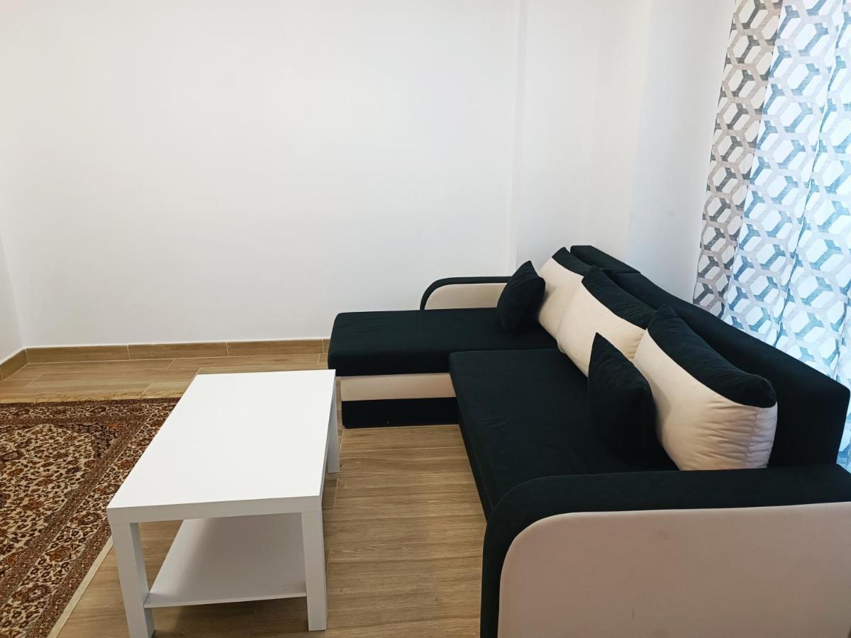 Baj - Apartamentos En Playa Bajondillo, ตอร์เรโมลิโนส ภายนอก รูปภาพ