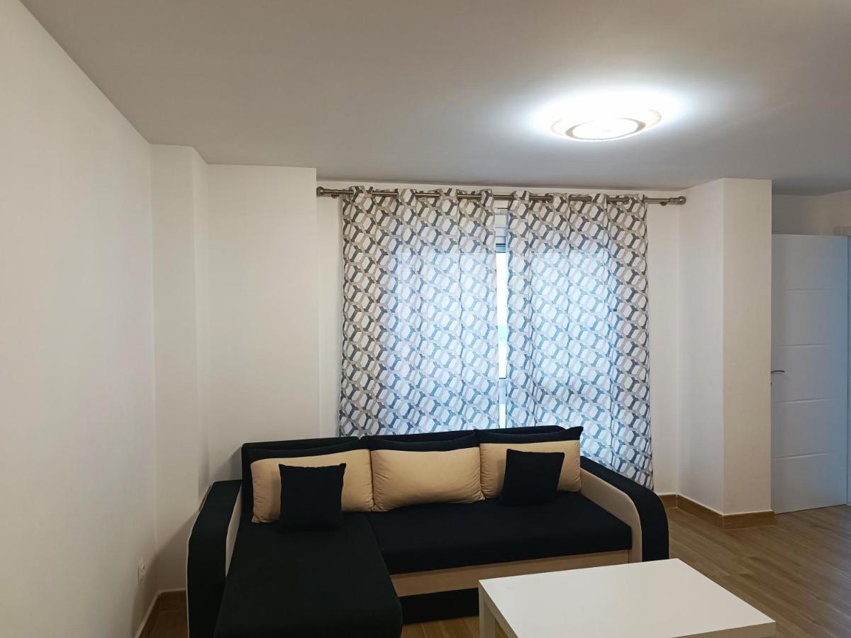 Baj - Apartamentos En Playa Bajondillo, ตอร์เรโมลิโนส ภายนอก รูปภาพ