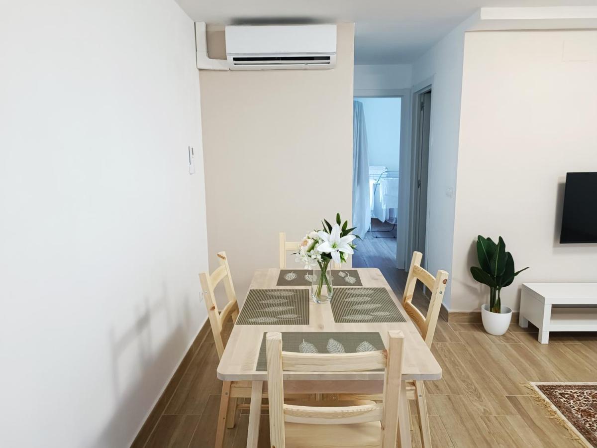 Baj - Apartamentos En Playa Bajondillo, ตอร์เรโมลิโนส ภายนอก รูปภาพ