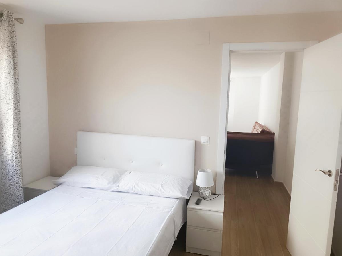 Baj - Apartamentos En Playa Bajondillo, ตอร์เรโมลิโนส ภายนอก รูปภาพ