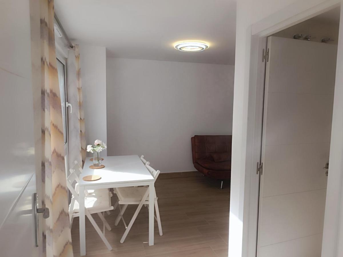 Baj - Apartamentos En Playa Bajondillo, ตอร์เรโมลิโนส ภายนอก รูปภาพ