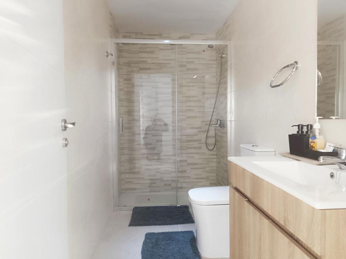 Baj - Apartamentos En Playa Bajondillo, ตอร์เรโมลิโนส ภายนอก รูปภาพ